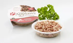 Applaws Senior - soczysty filet z tuńczyka z krabem, przysmak dla kotów, tylko 4 składniki.